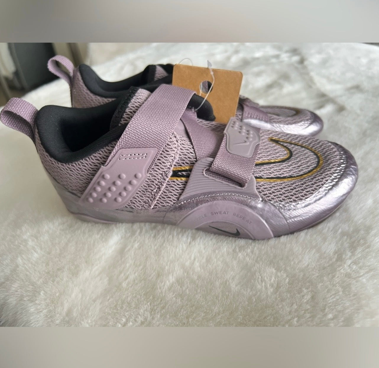 Nike Cycling Shoes - Size 6 Women's